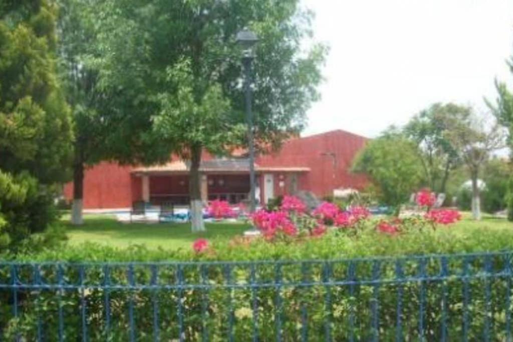 Mendiola Amplia Suite Alberca Av Bernardo Quintana 12D מראה חיצוני תמונה